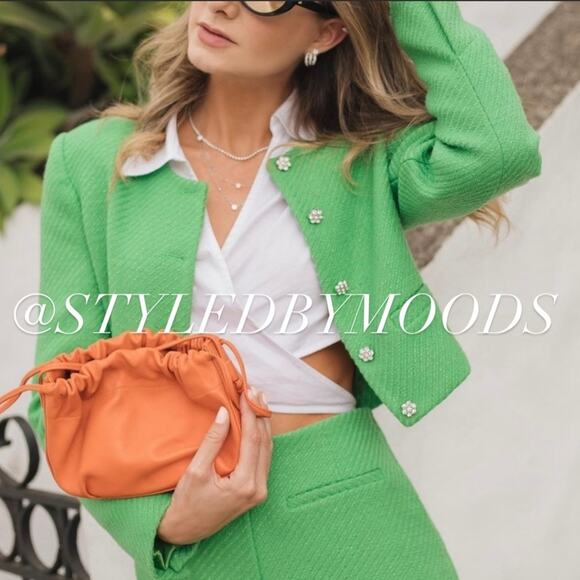 Zara Green Textured Cropped Decorative Button Jacket. - Picture 4 of 9